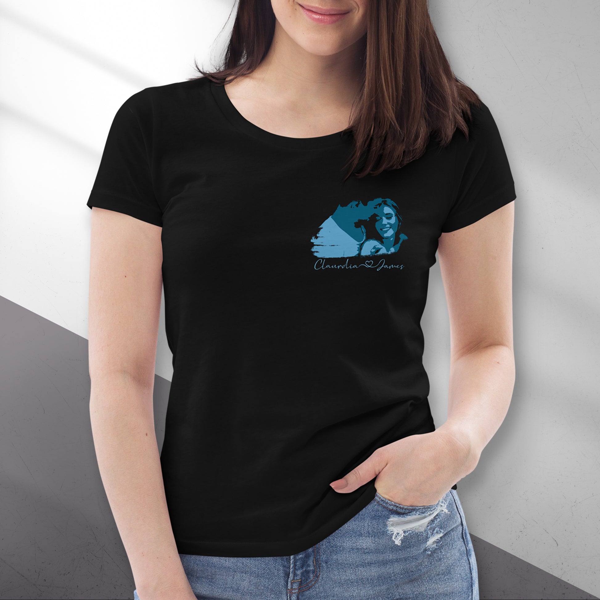 Personalized Women's T-Shirt - Small Portrait in Blue | Seepu 