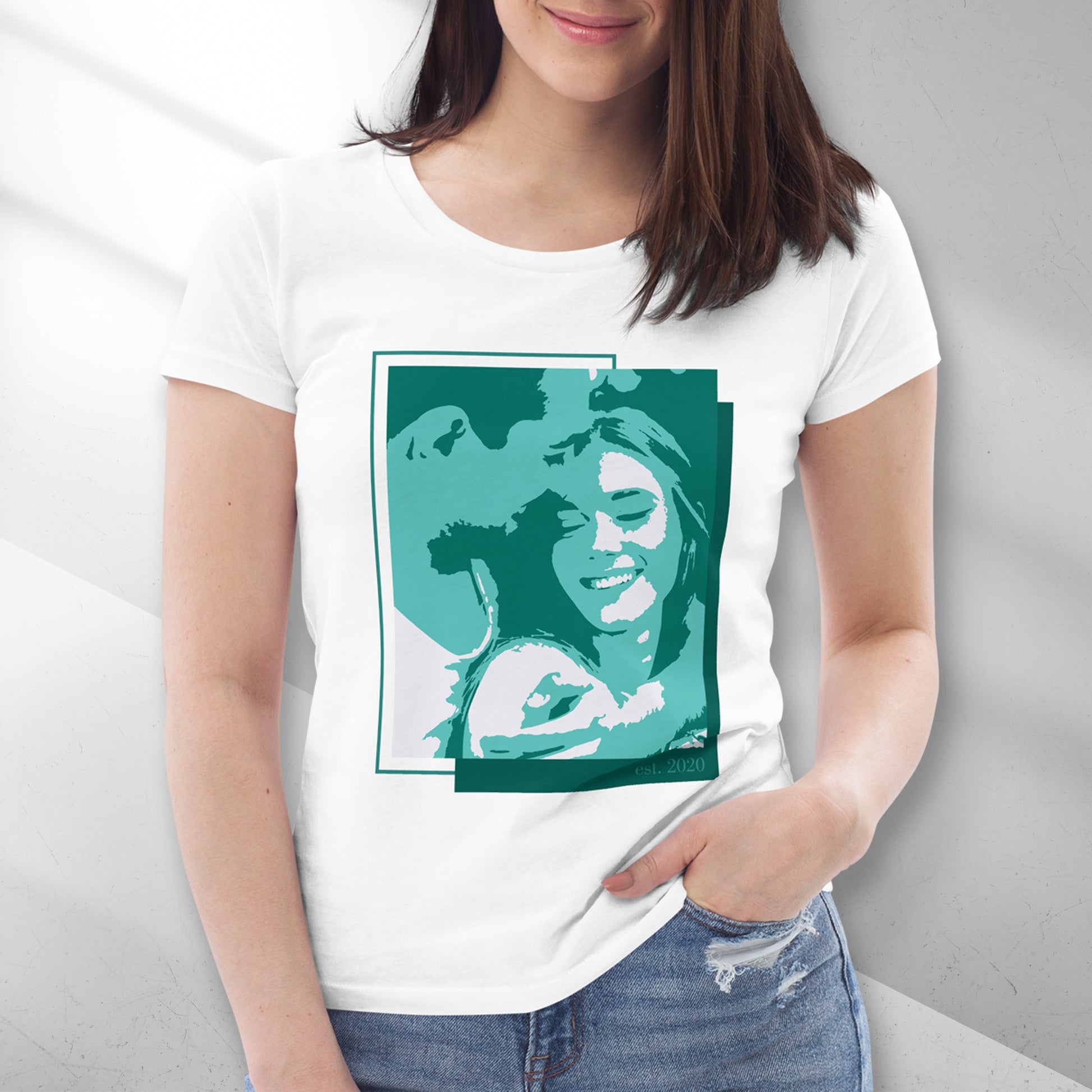 Personalized Women's T-Shirt in white- Large Portrait in Green | Seepu